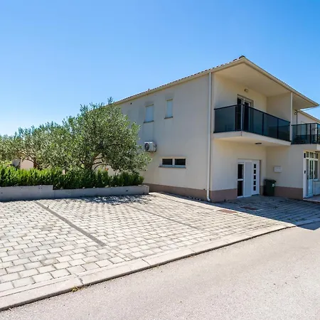 Niksa Appartement Podstrana